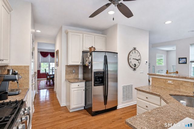 1 Cambridge Drive 1, Danbury, CT 06811