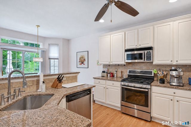 1 Cambridge Drive 1, Danbury, CT 06811