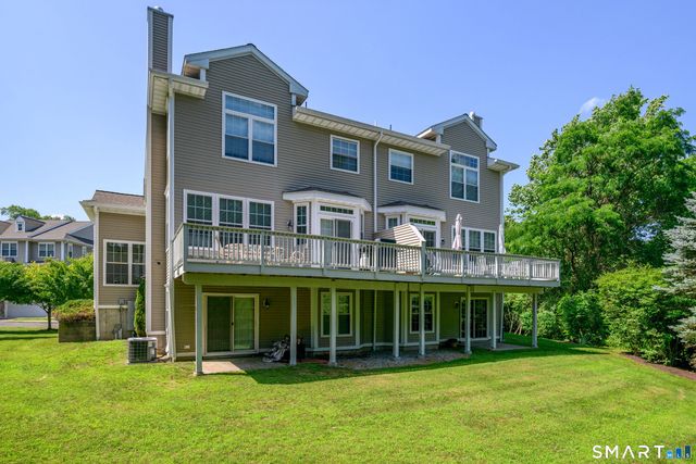 1 Cambridge Drive 1, Danbury, CT 06811