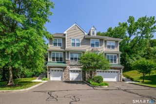 1 Cambridge Drive 1, Danbury, CT 06811