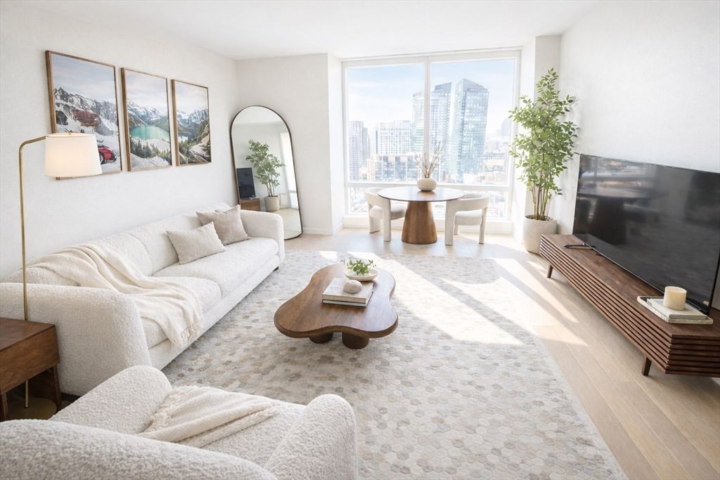 1 Franklin 2514, Boston, MA 02110