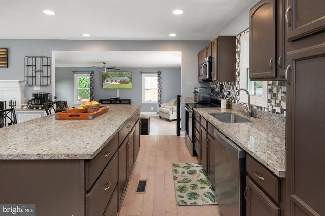 15 WELL ST, Huntingtown, MD 20639