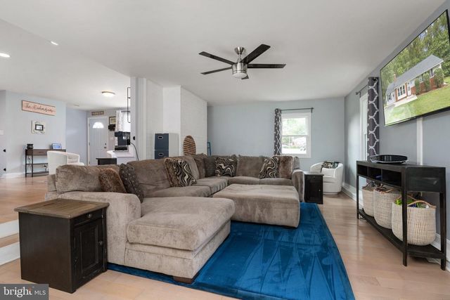 15 WELL ST, Huntingtown, MD 20639