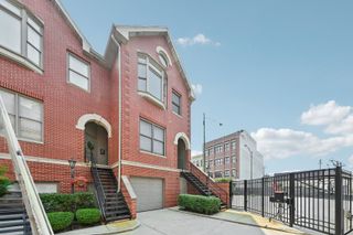 2243 N GREENVIEW Avenue D, Chicago, IL 60614