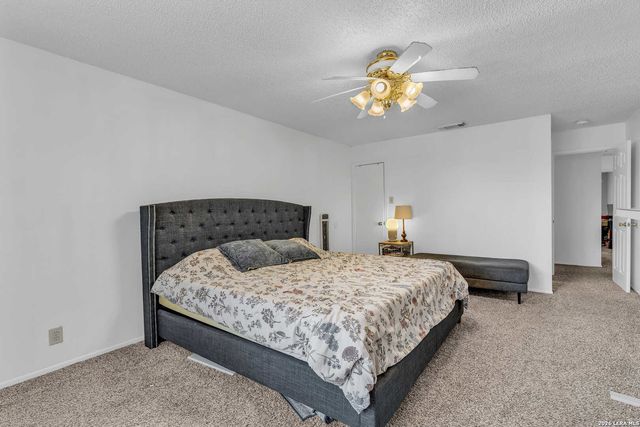 8218 Laurel Bnd, San Antonio, TX 78250