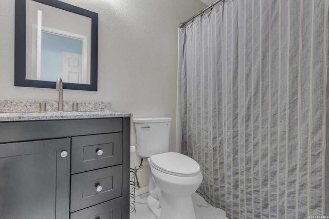 8218 Laurel Bnd, San Antonio, TX 78250