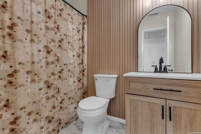 8218 Laurel Bnd, San Antonio, TX 78250
