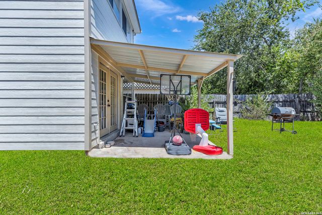 8218 Laurel Bnd, San Antonio, TX 78250