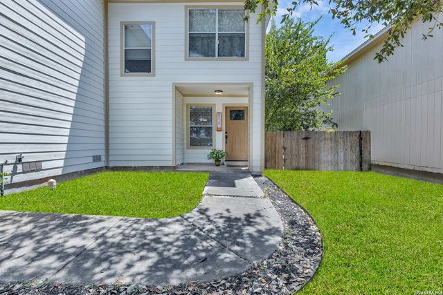 8218 Laurel Bnd, San Antonio, TX 78250