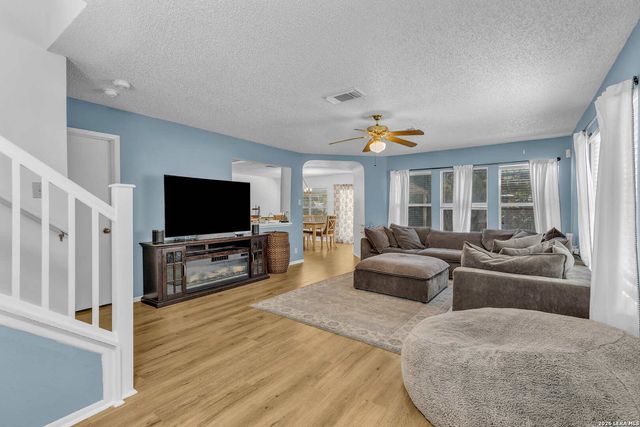 8218 Laurel Bnd, San Antonio, TX 78250
