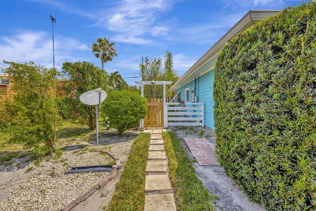 2940 SE Treasure Island Road, Port St. Lucie, FL 34952