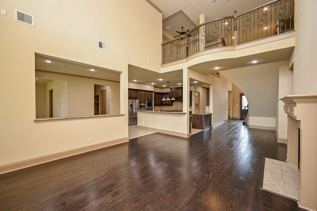 5327 Sloan Falls Court, Sugar Land, TX 77479