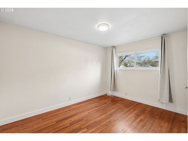 8424 Se CORNWELL Ave, Happy Valley, OR 97086