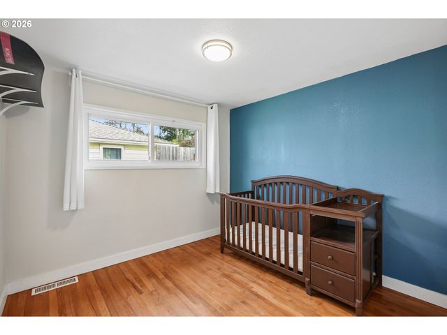 8424 Se CORNWELL Ave, Happy Valley, OR 97086