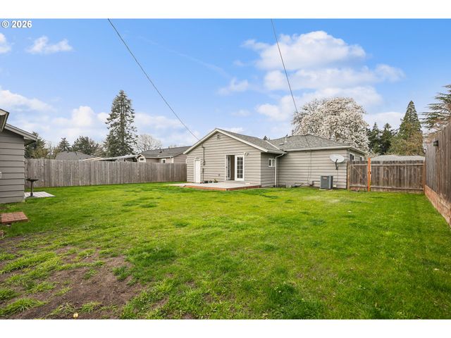 8424 Se CORNWELL Ave, Happy Valley, OR 97086