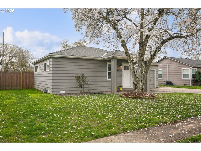 8424 Se CORNWELL Ave, Happy Valley, OR 97086