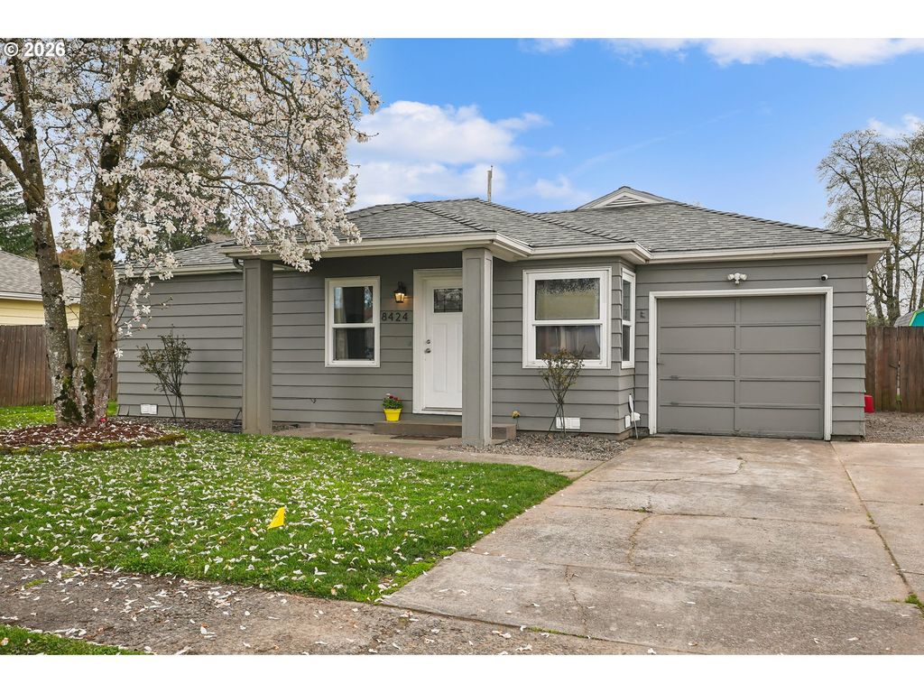 8424 Se CORNWELL Ave, Happy Valley, OR 97086