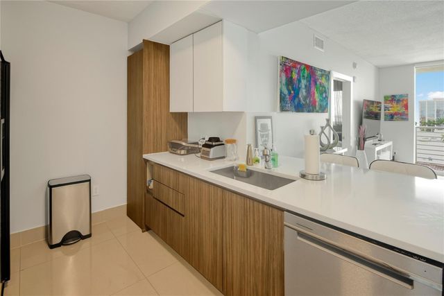 18800 NE 29th Avenue 704, Aventura, FL 33180