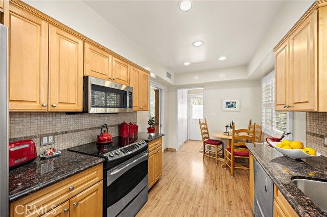 884 E Whitcomb Avenue, Glendora, CA 91741