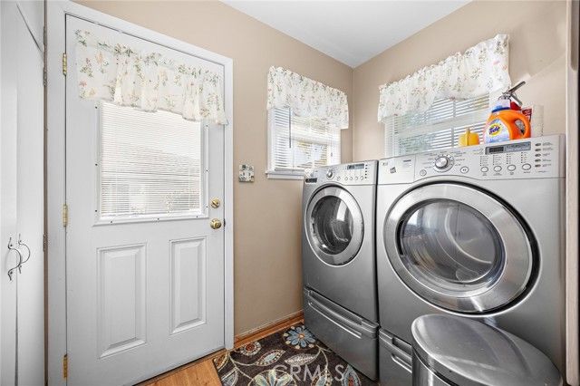 884 E Whitcomb Avenue, Glendora, CA 91741