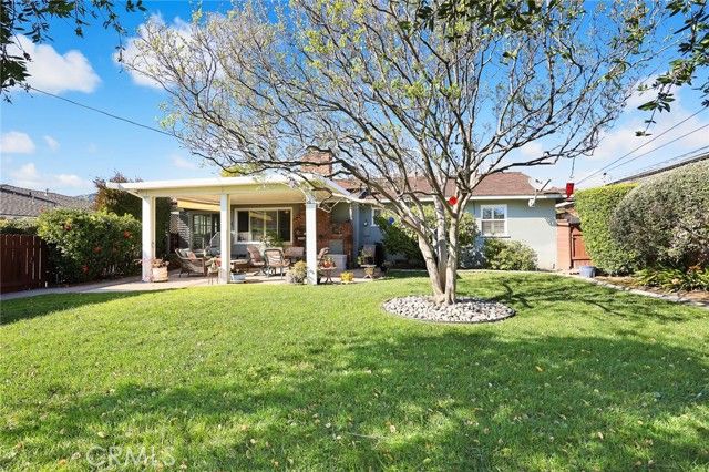 884 E Whitcomb Avenue, Glendora, CA 91741