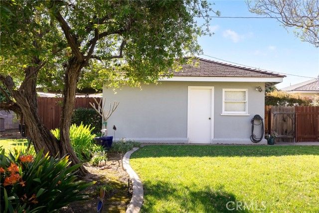 884 E Whitcomb Avenue, Glendora, CA 91741