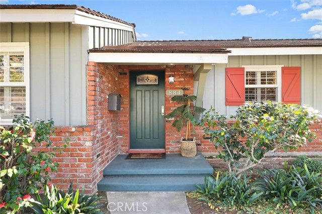 884 E Whitcomb Avenue, Glendora, CA 91741