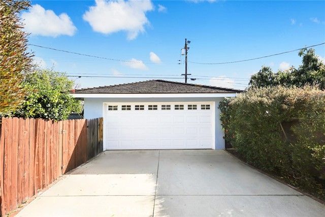 884 E Whitcomb Avenue, Glendora, CA 91741