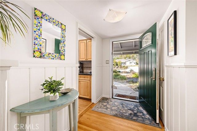 884 E Whitcomb Avenue, Glendora, CA 91741