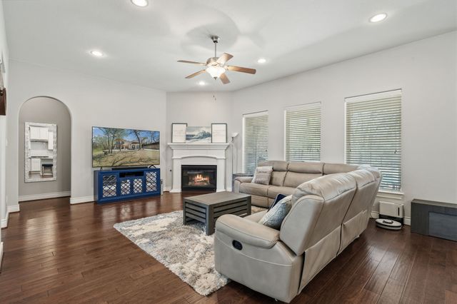 152 Spanish Oak Drive, Krugerville, TX 76227