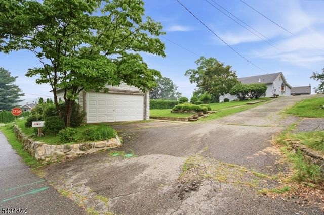 3 King Rd, Roxbury Twp., NJ 07850