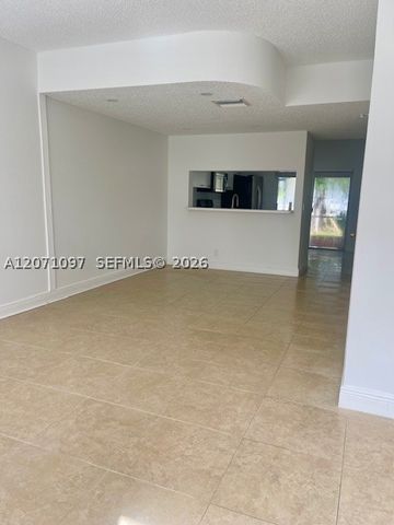7872 Sanibel Dr 7872, Tamarac, FL 33321