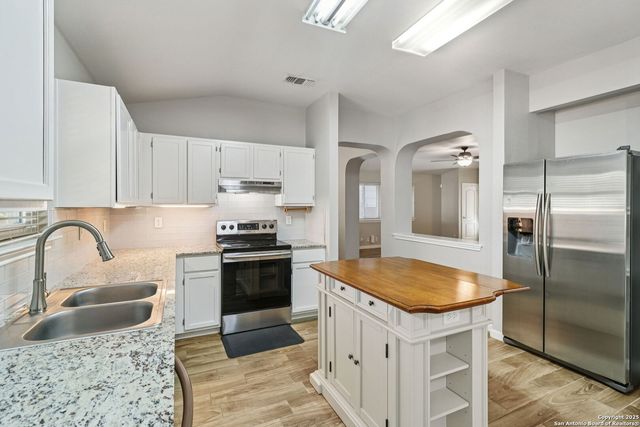 5123 Stormy Breeze, San Antonio, TX 78247