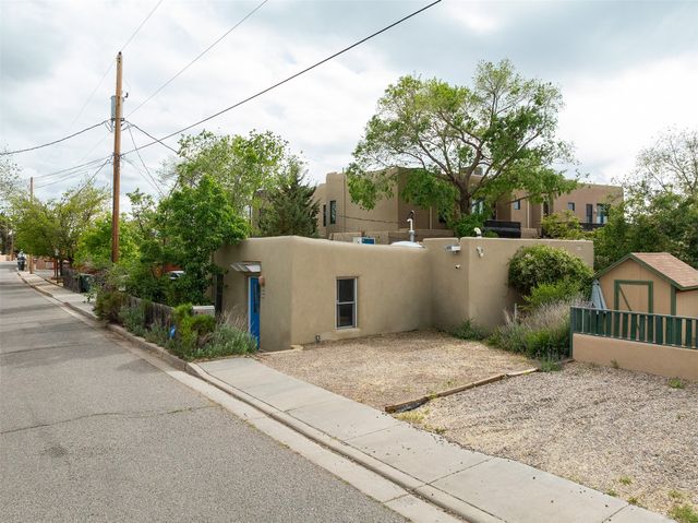 508 Juanita Street, Santa Fe, NM 87501
