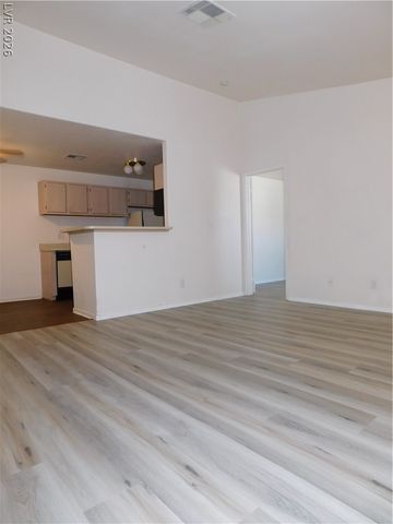 5221 Lindell Road 202, Las Vegas, NV 89118