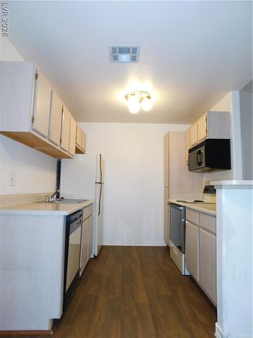 5221 Lindell Road 202, Las Vegas, NV 89118
