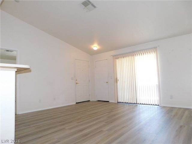 5221 Lindell Road 202, Las Vegas, NV 89118