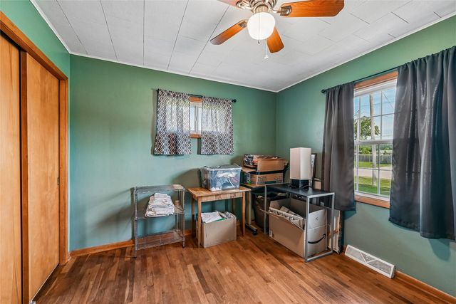 305 Main Street, Palo, IA 52324