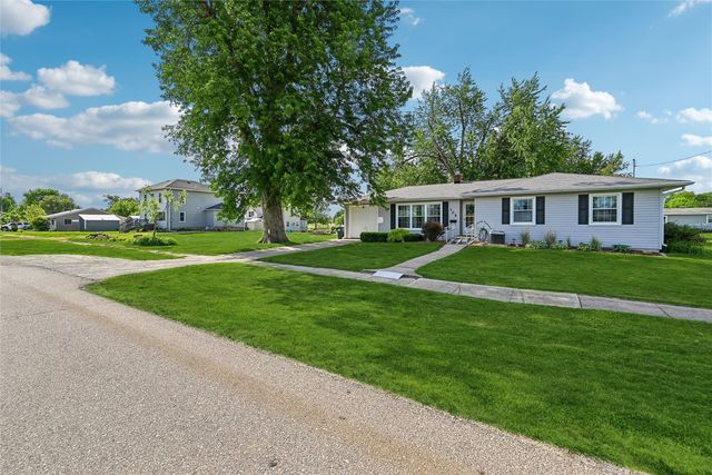305 Main Street, Palo, IA 52324