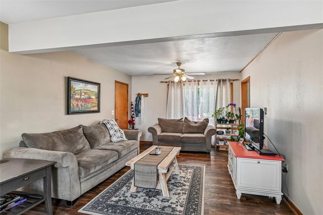 305 Main Street, Palo, IA 52324