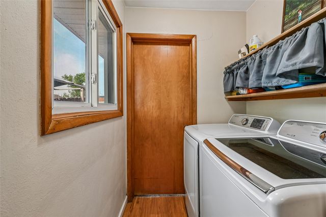 305 Main Street, Palo, IA 52324