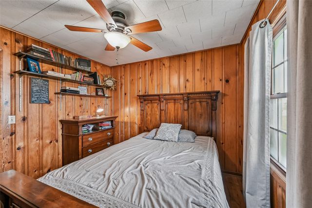 305 Main Street, Palo, IA 52324