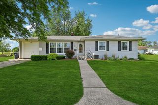 305 Main Street, Palo, IA 52324
