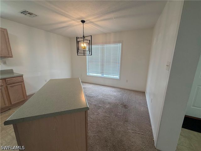250 Leawood CIR, Naples, FL 34104