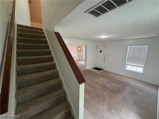 250 Leawood CIR, Naples, FL 34104