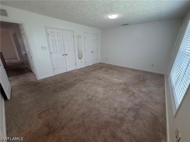 250 Leawood CIR, Naples, FL 34104