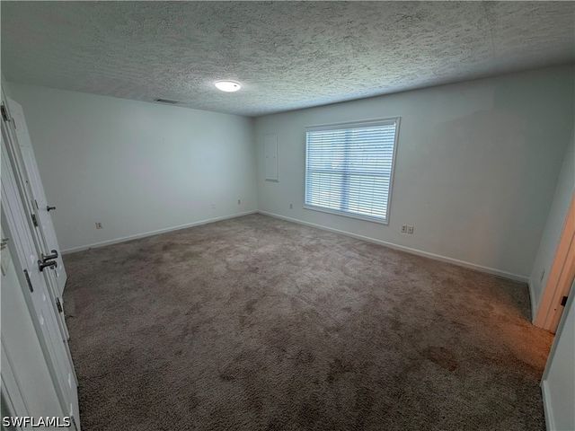 250 Leawood CIR, Naples, FL 34104