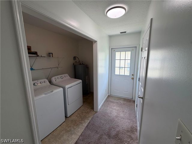 250 Leawood CIR, Naples, FL 34104