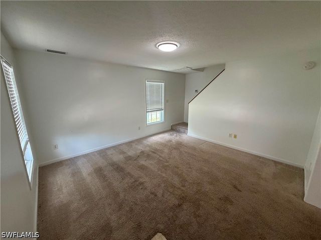 250 Leawood CIR, Naples, FL 34104