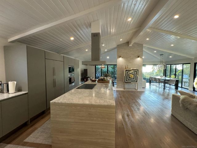 1402 Rodeo Drive, La Jolla, CA 92037